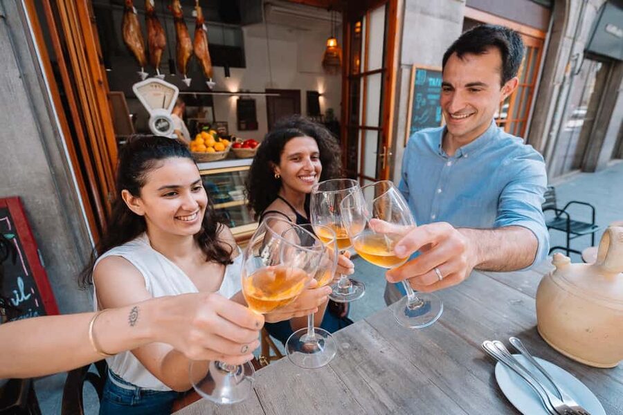 Valencia: Tapas and Drinks Evening Tour - Four stops, shared plates, and local drinks