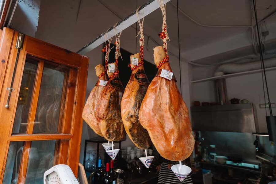 Valencia: Tapas and Drinks Evening Tour - Stop four: finish with a proper evening meal