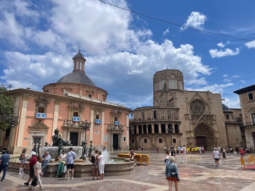 Valencia: Top 25 Highlights Guided Bike Tour - Why this bike tour works well in Valencia