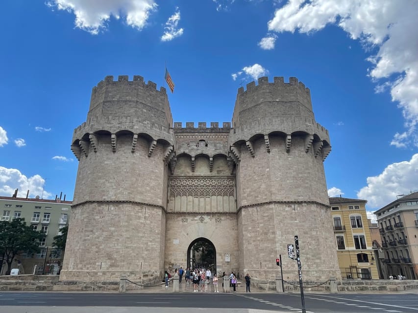 Valencia: Top 25 Highlights Guided Bike Tour - Serranos Towers and the Turia Gardens
