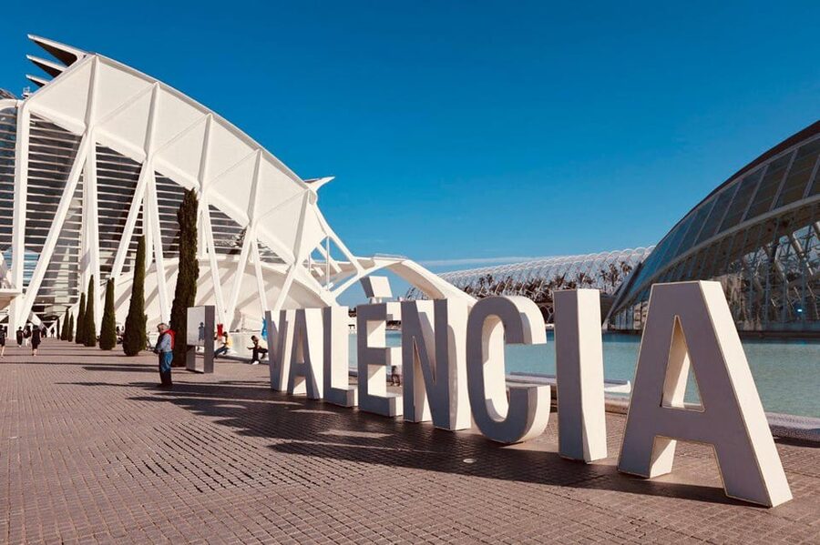 Valencia: Top 25 Highlights Guided Bike Tour - Starting in Ruzafa at C. de Puerto Rico