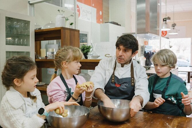 Valencian paella workshop and visit to the Algiros market - Who will enjoy this class most?