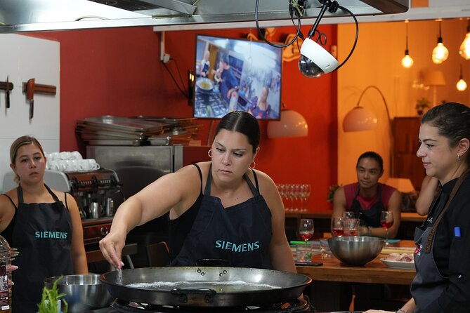 Valencian paella workshop and visit to the Algiros market - Cooking three Valencian dishes