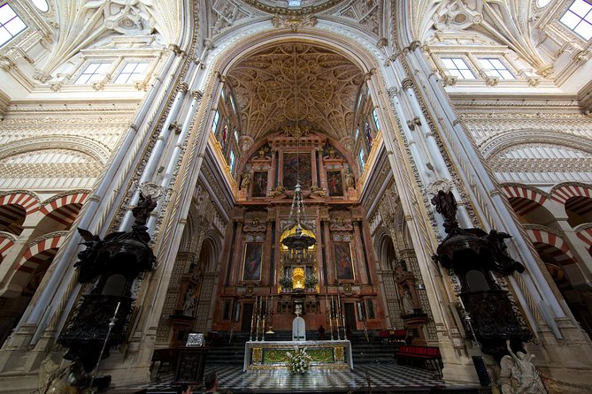 Visit in Spanish to the Cathedral Mosque. Does not include entrance ticket - Starting at the bell tower and former minaret