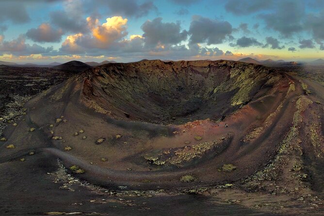 Volcano Trekking Tour (Timanfaya eruptions) - Five useful things to know before you book