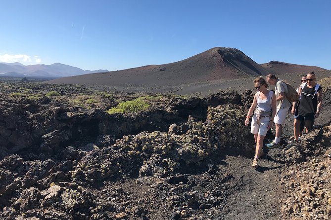 Volcano Trekking Tour (Timanfaya eruptions) - What the guides add to the experience