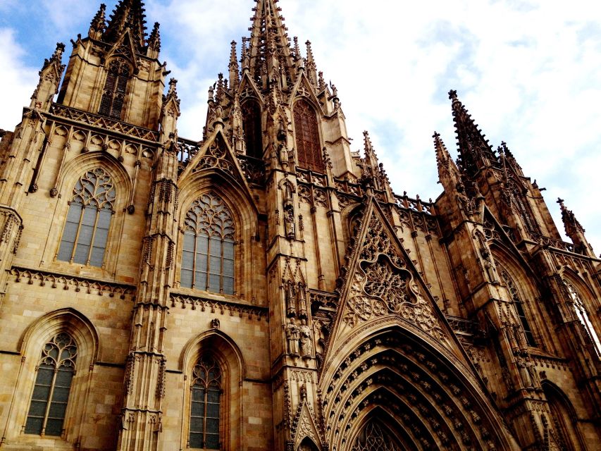 Welcome to Barcelona: Private Tour with a Local - Learning the metro and getting around