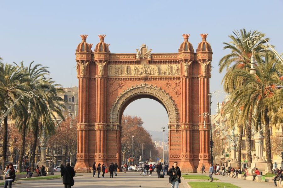 Welcome to Barcelona: Private Tour with a Local - How much walking should you expect?