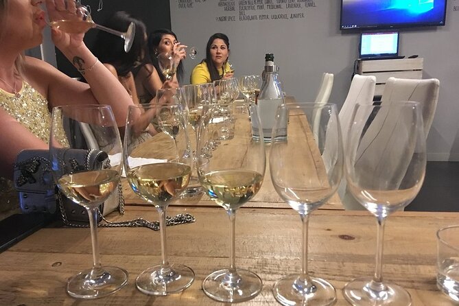 Wine Tasting Experience in Barcelona - Five pours, from Cava to red wine